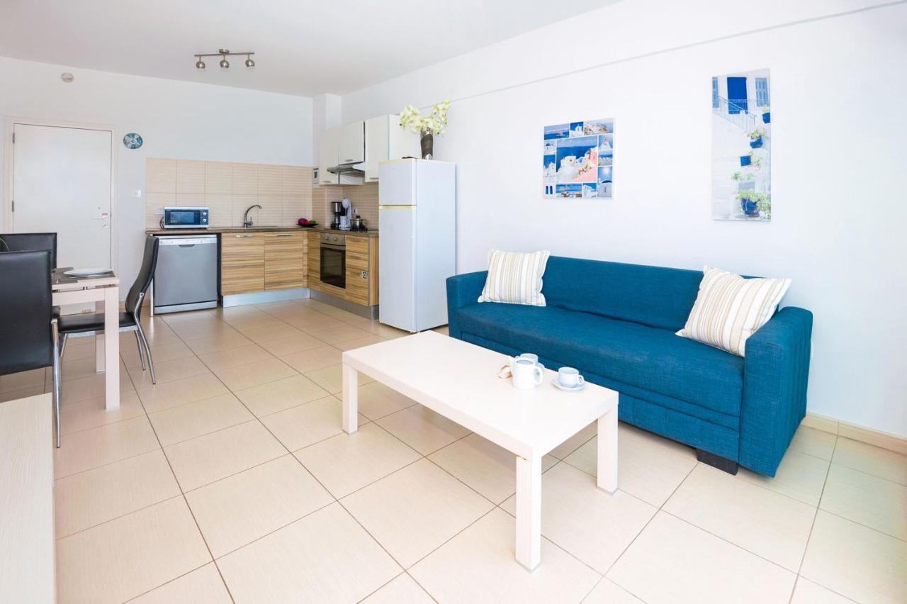 Gabriela - Coralli Beachfront Apartment Protaras Esterno foto