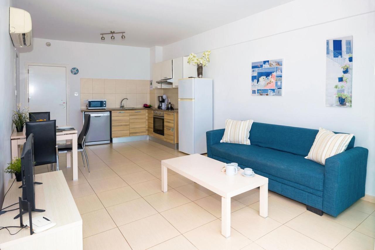 Gabriela - Coralli Beachfront Apartment Protaras Esterno foto