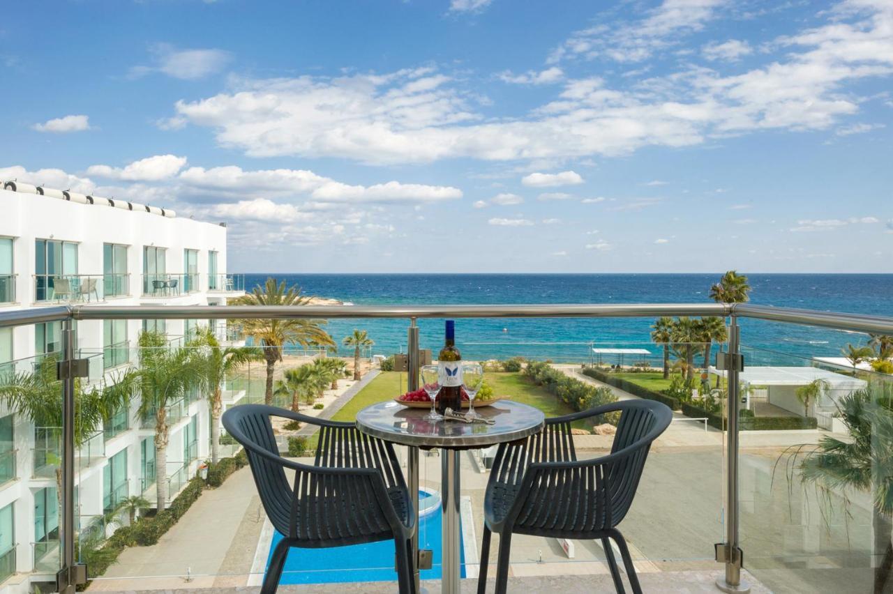 Gabriela - Coralli Beachfront Apartment Protaras Esterno foto