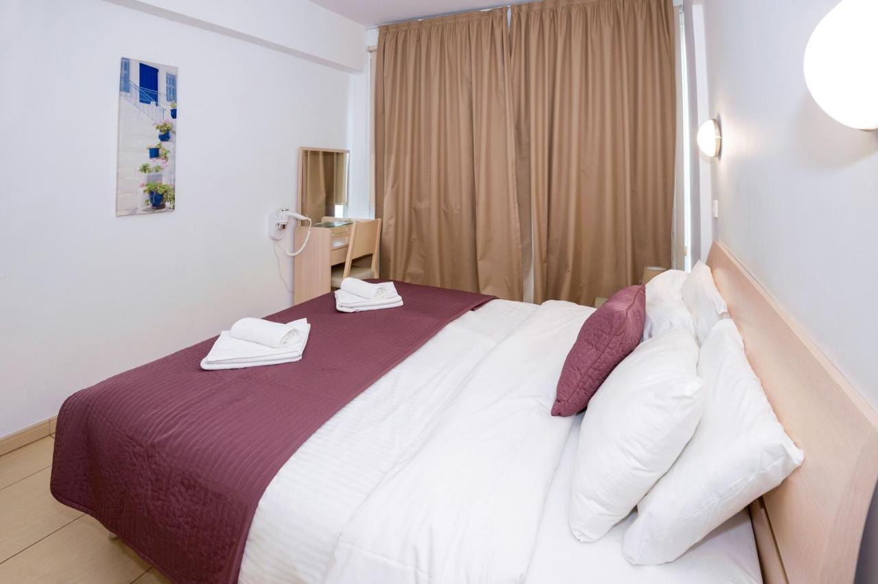 Gabriela - Coralli Beachfront Apartment Protaras Esterno foto