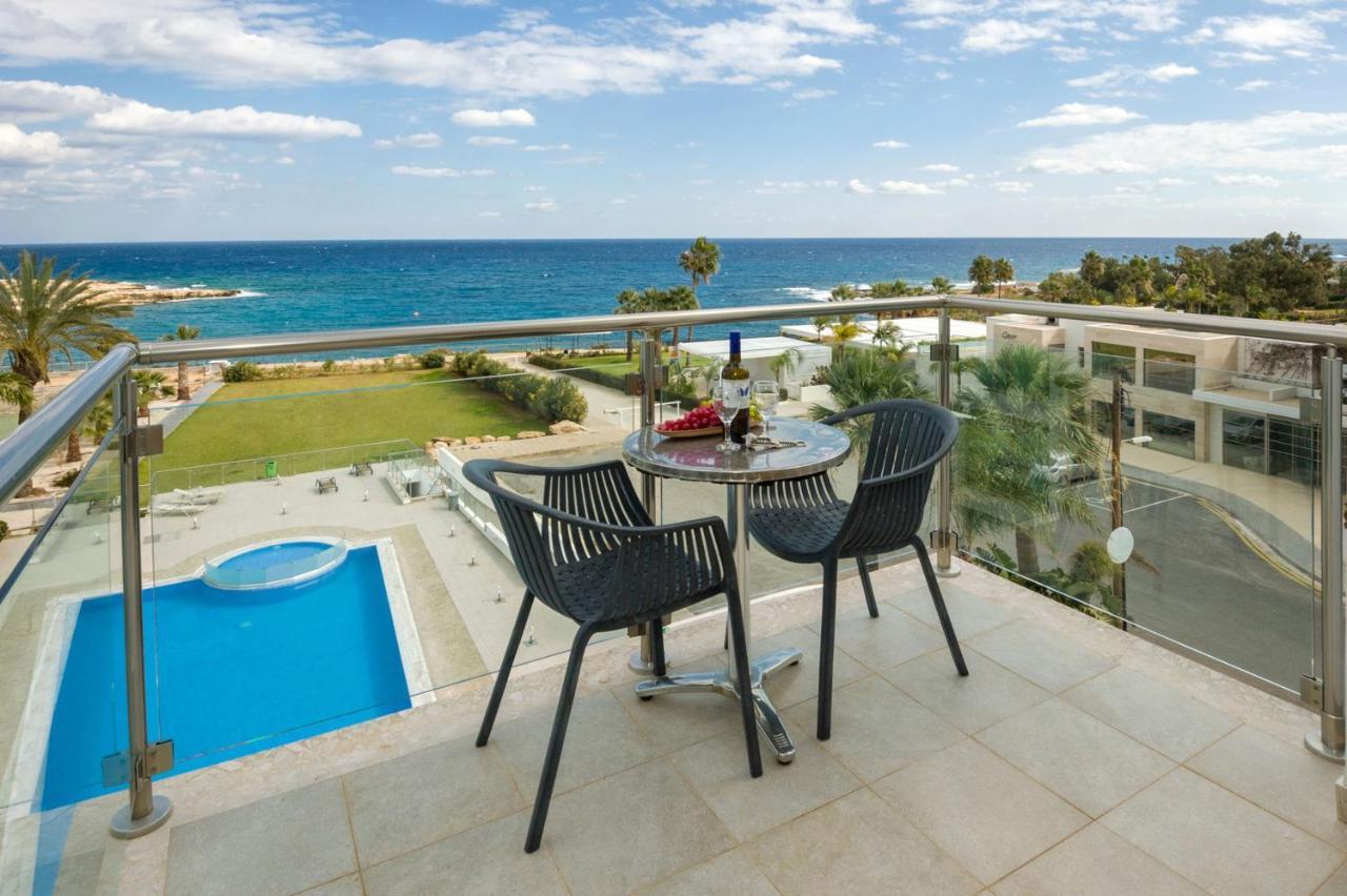 Gabriela - Coralli Beachfront Apartment Protaras Esterno foto