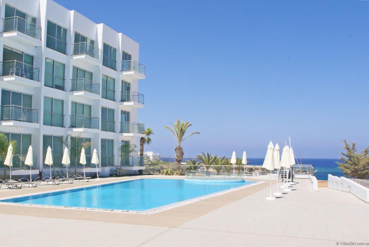 Gabriela - Coralli Beachfront Apartment Protaras Esterno foto