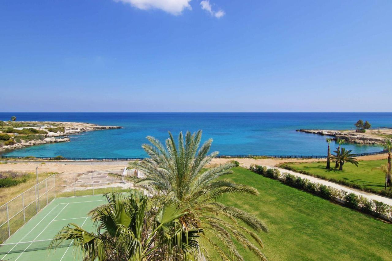 Gabriela - Coralli Beachfront Apartment Protaras Esterno foto